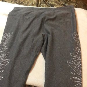 XL gray Capri workout pants